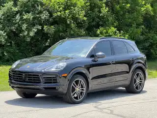 2022 Porsche Cayenne Platinum Edition's photo