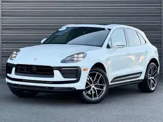 2026 Porsche Macan T's photo