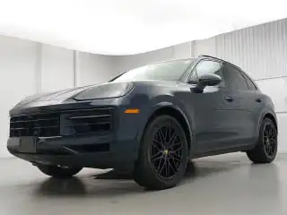 2024 Porsche Cayenne Base's photo