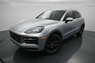 2025 Porsche Cayenne Base's photo