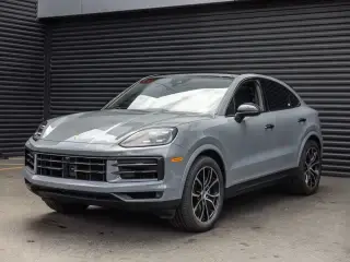 2024 Porsche Cayenne Base photo 5