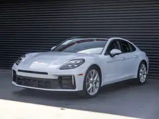 2025 Porsche Panamera 4's photo