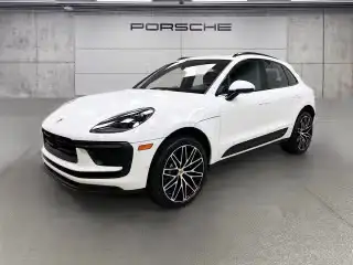 2026 Porsche Macan Base's photo