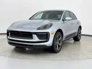 2026 Porsche Macan Base's photo