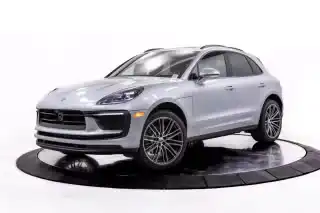 2026 Porsche Macan Base's photo