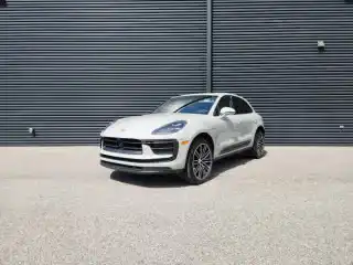 2026 Porsche Macan Base's photo
