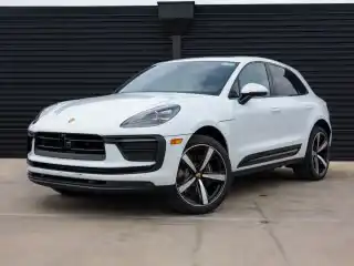 2026 Porsche Macan Base's photo