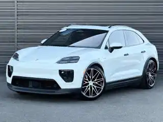 2025 Porsche Macan Macan 4 Electric's photo