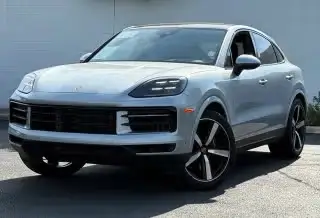 2025 Porsche Cayenne Base photo 1