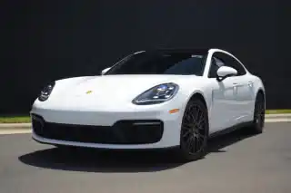 2023 Porsche Panamera 4 Platinum Edition's photo