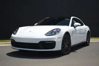 2023 Porsche Panamera 4 Platinum Edition photo 5