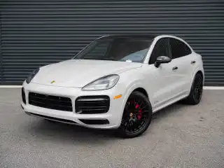 2022 Porsche Cayenne GTS's photo