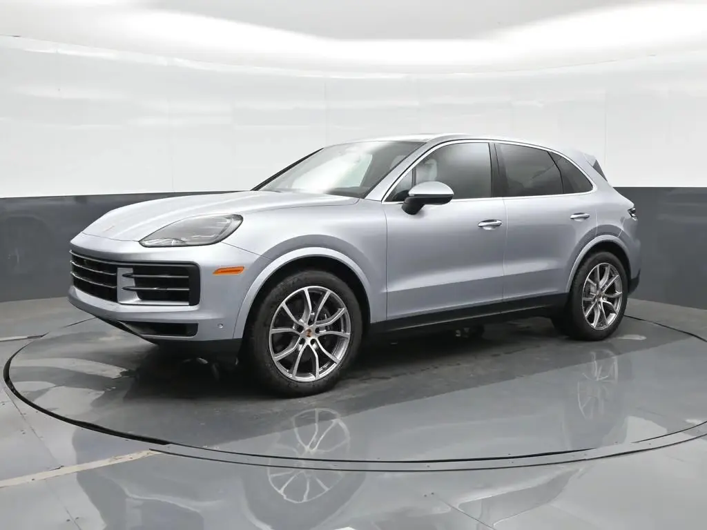 2026 Porsche Cayenne Base photo 4