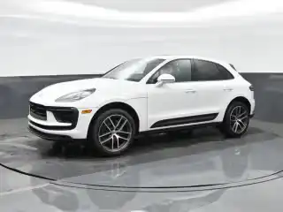 2025 Porsche Macan Base's photo