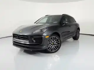 2026 Porsche Macan Base's photo