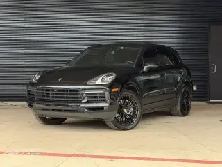 2023 Porsche Cayenne Platinum Edition photo 5