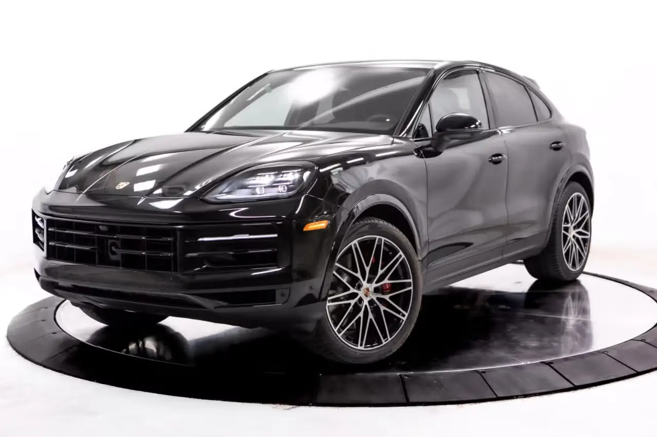 2026 Porsche Cayenne S photo 4