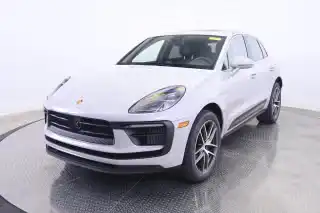 2023 Porsche Macan S's photo