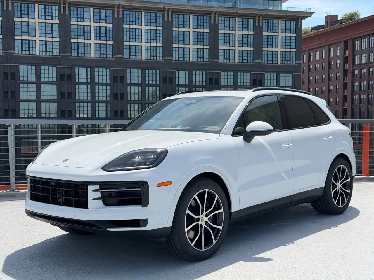 2026 Porsche Cayenne Base photo 4