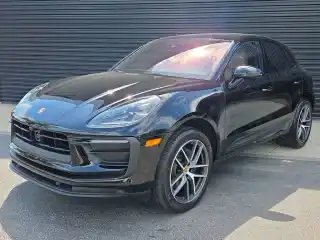 2026 Porsche Macan Base's photo