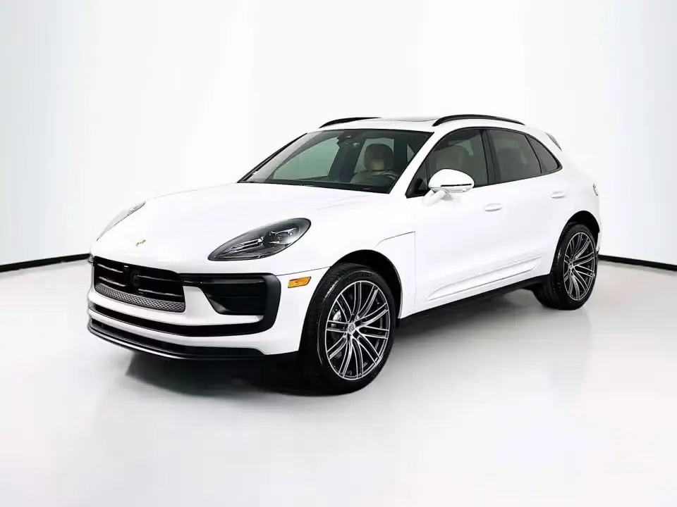 2026 Porsche Macan T photo 3