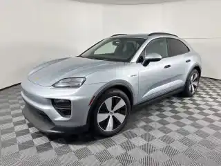 2025 Porsche Macan Macan Electric's photo