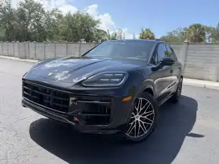 2026 Porsche Cayenne S's photo