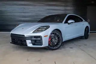 2025 Porsche Panamera GTS photo 1