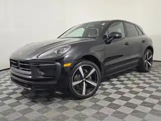 2026 Porsche Macan Base's photo