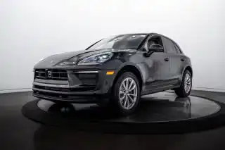 2026 Porsche Macan Base's photo