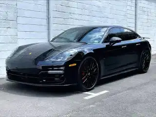 2023 Porsche Panamera GTS's photo
