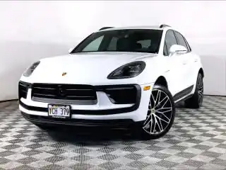 2026 Porsche Macan Base's photo