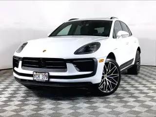 2026 Porsche Macan Base photo 5