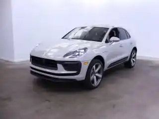 2025 Porsche Macan Base's photo