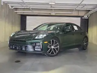 2025 Porsche Panamera 4's photo