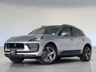 2025 Porsche Macan T's photo