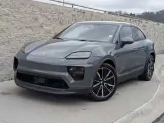 2026 Porsche Macan Macan 4 Electric's photo
