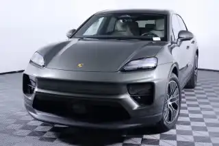 2026 Porsche Macan Macan Electric's photo