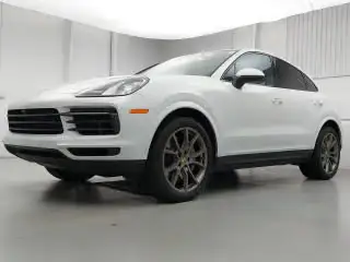 2023 Porsche Cayenne Platinum Edition photo 1