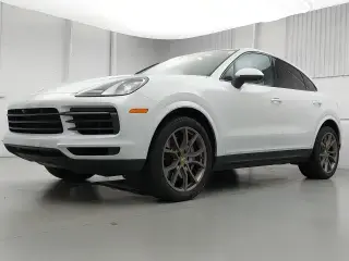 2023 Porsche Cayenne Platinum Edition photo 5