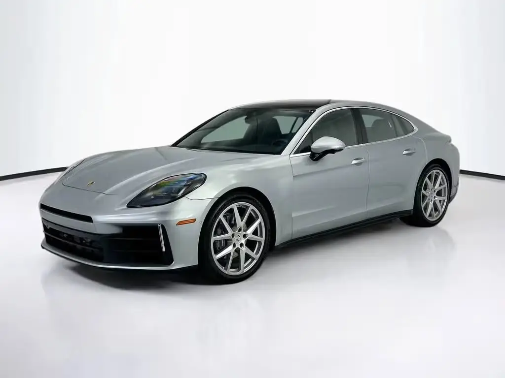 2025 Porsche Panamera 4 photo 4