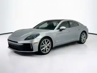 2025 Porsche Panamera 4's photo