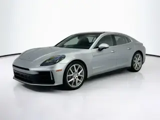 2025 Porsche Panamera 4 photo 5