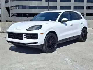 2026 Porsche Cayenne Base photo 1