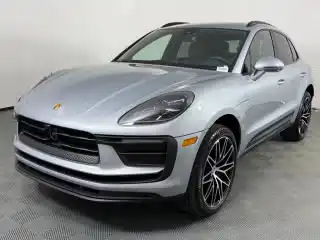2026 Porsche Macan Base's photo