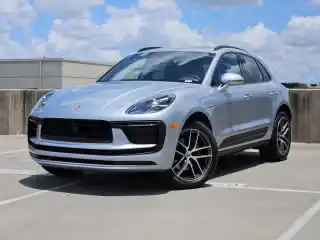 2026 Porsche Macan T's photo