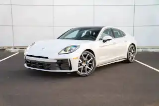 2026 Porsche Panamera 4's photo