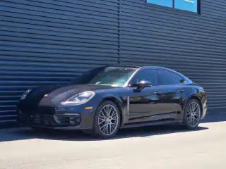 2023 Porsche Panamera 4 Platinum Edition's photo