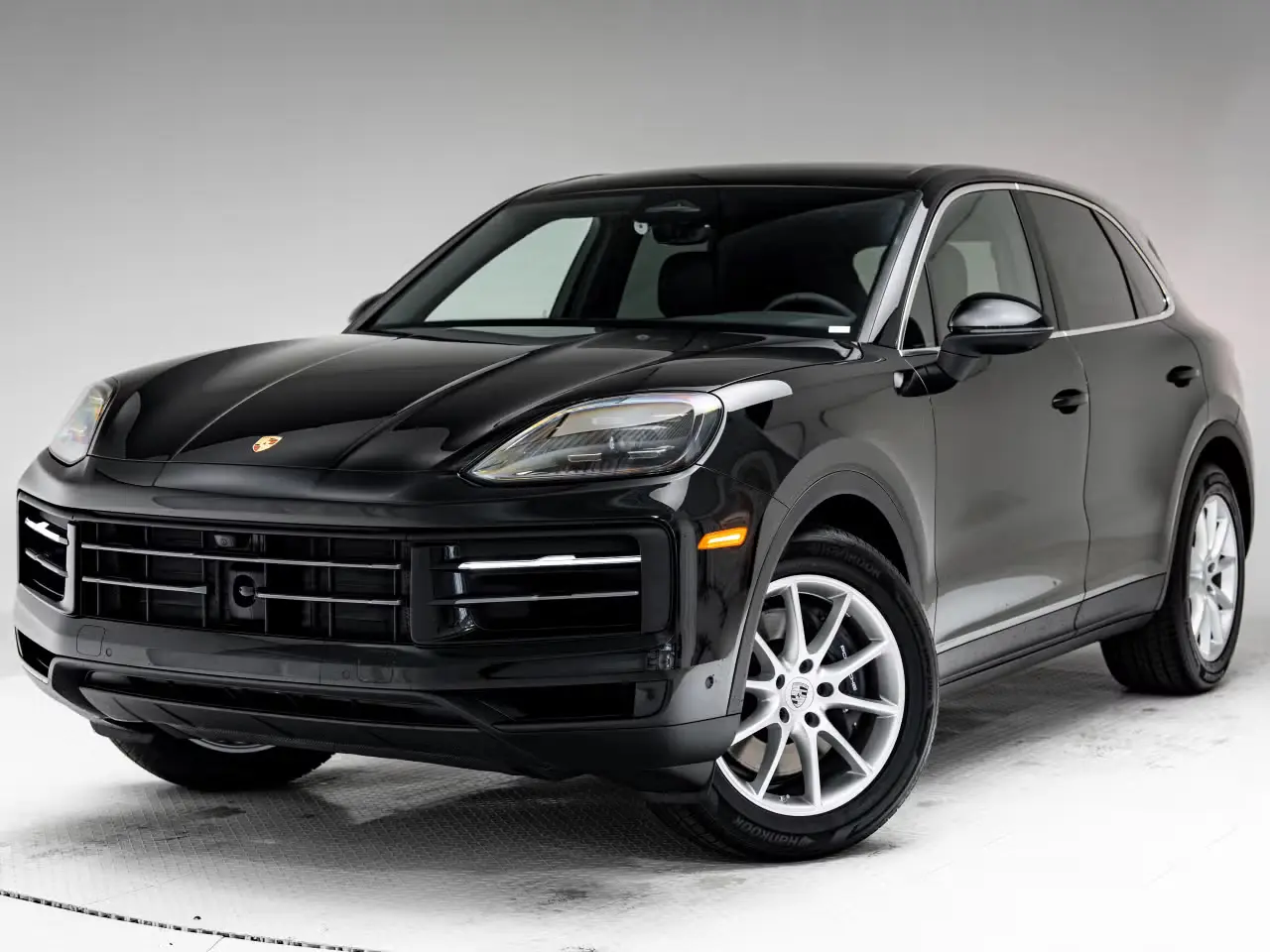 2026 Porsche Cayenne Base photo 4