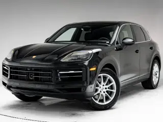 2026 Porsche Cayenne Base photo 5